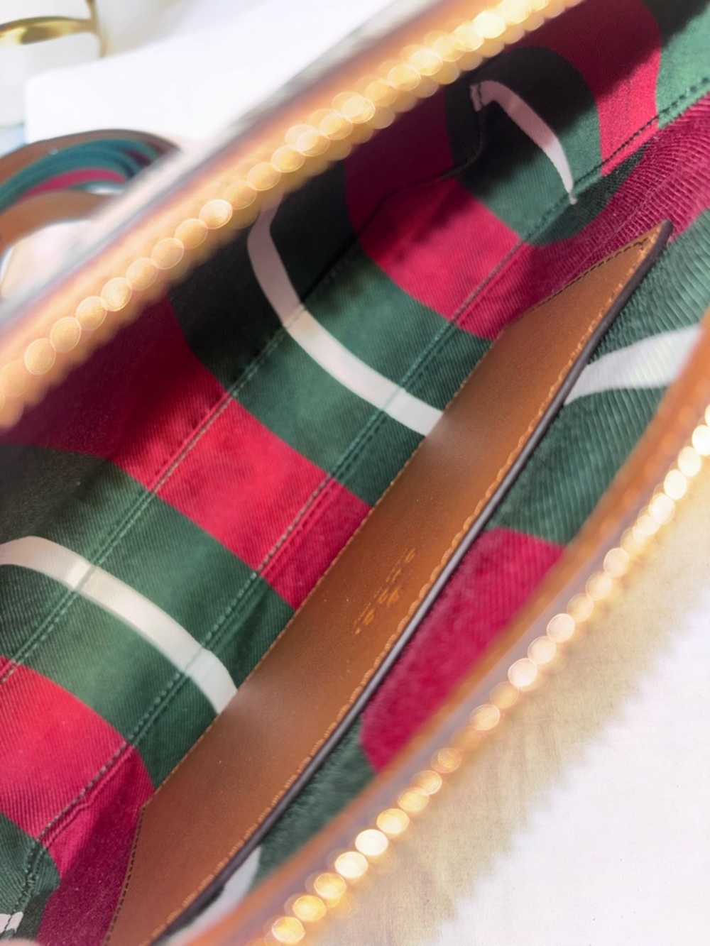 Stunning New Gucci Emblem 2 Way - Picture 7 of 15